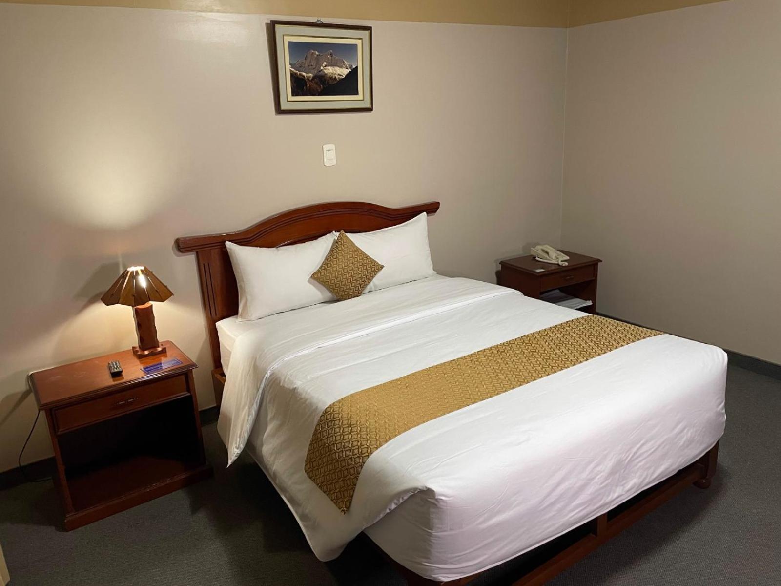 Hotel La Joya Уарас Екстериор снимка