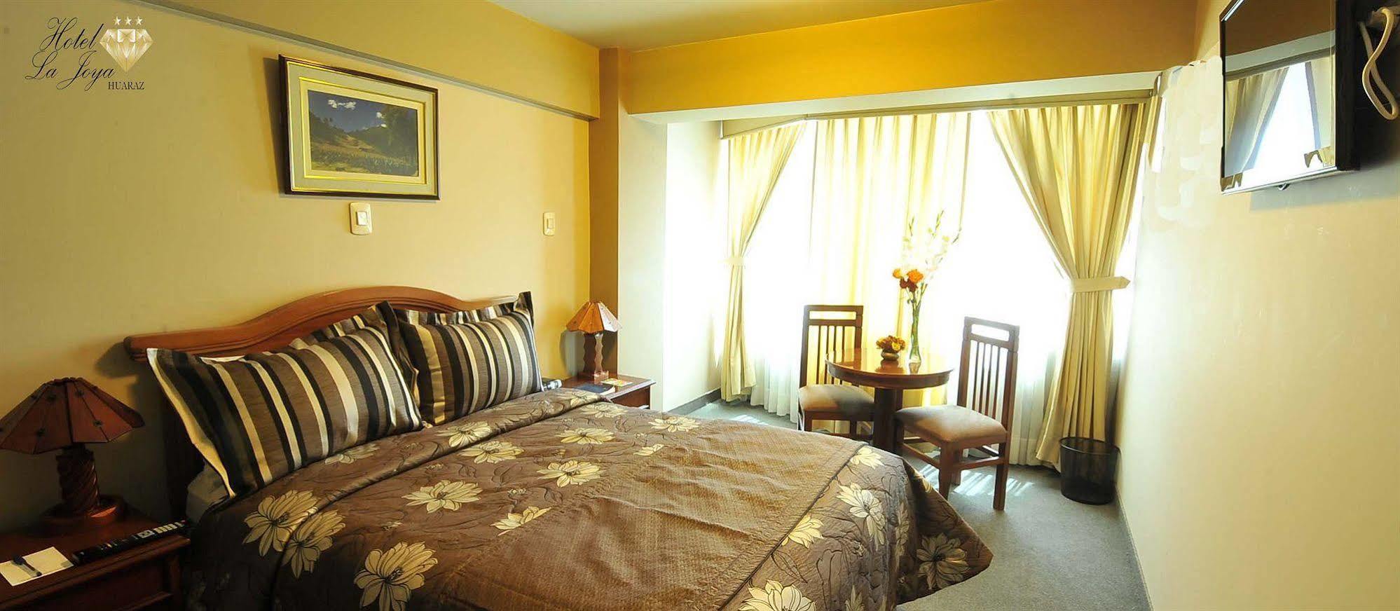Hotel La Joya Уарас Екстериор снимка