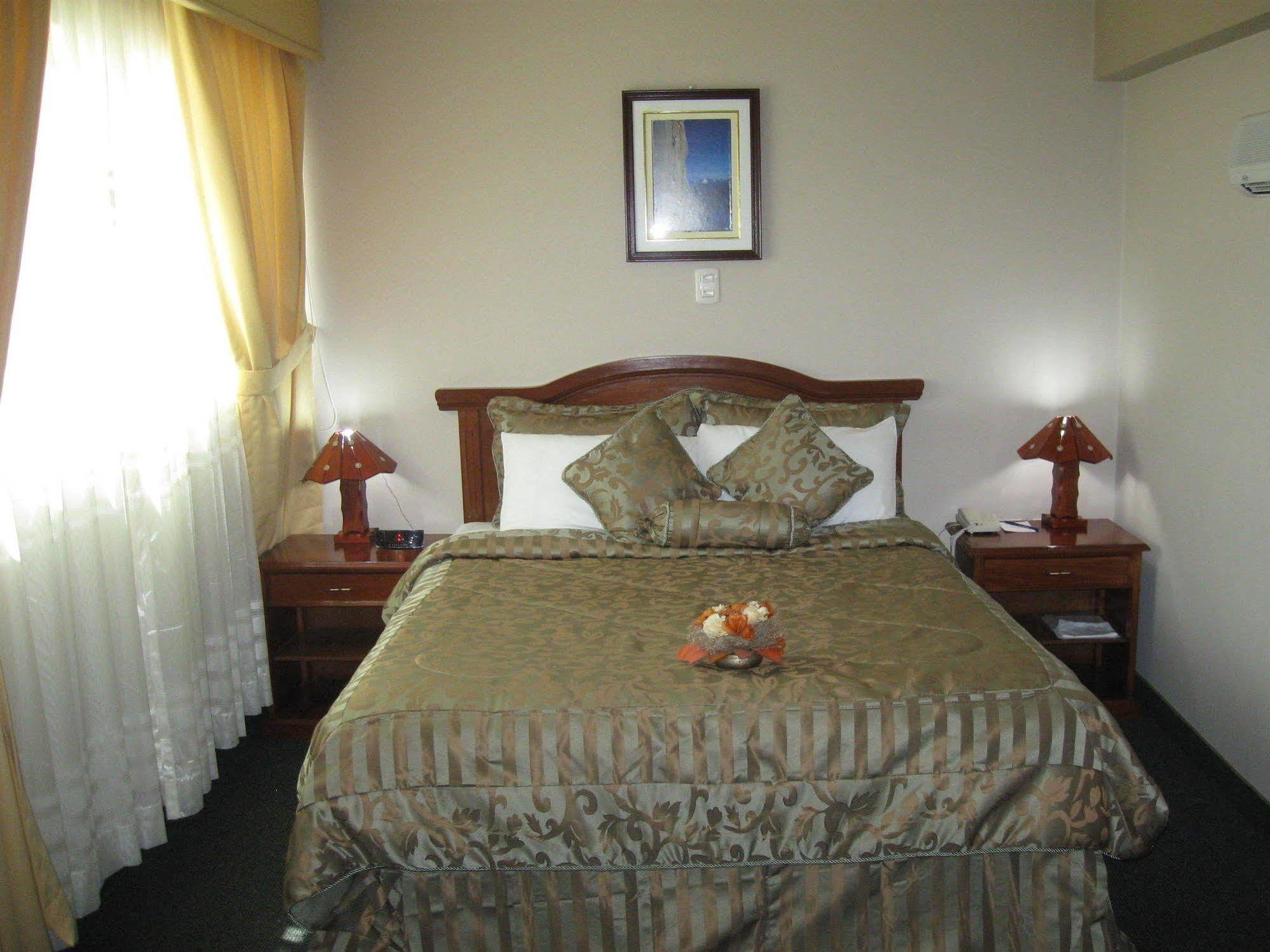 Hotel La Joya Уарас Екстериор снимка