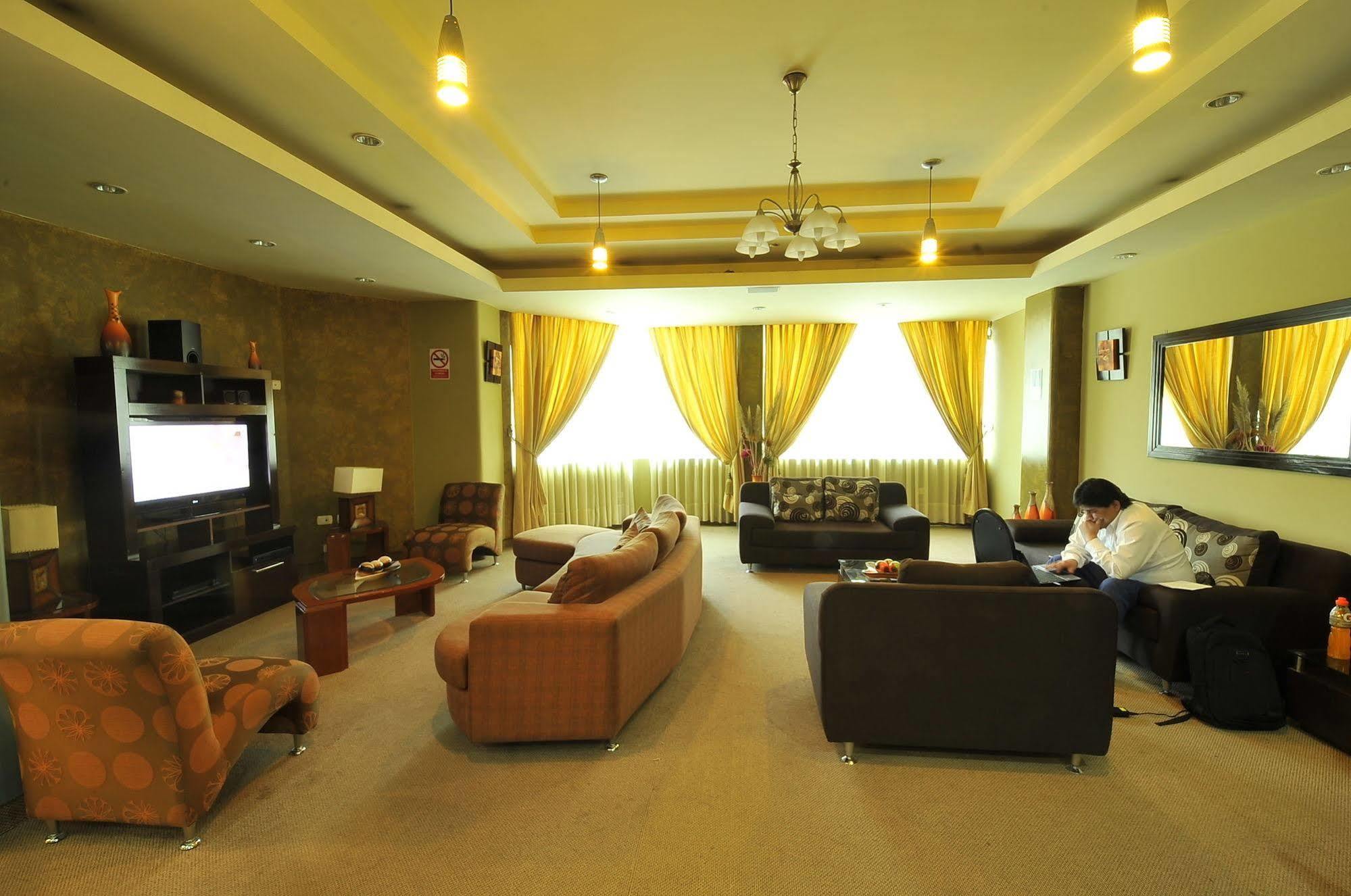 Hotel La Joya Уарас Екстериор снимка